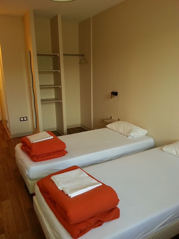Auberge De Jeunesse Hi Bordeaux-Blanquefort - Ex Otellia Dış mekan fotoğraf