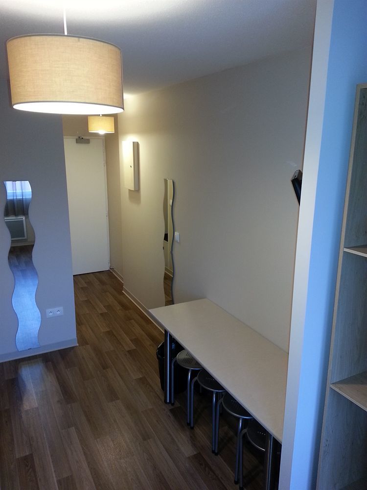 Auberge De Jeunesse Hi Bordeaux-Blanquefort - Ex Otellia Dış mekan fotoğraf