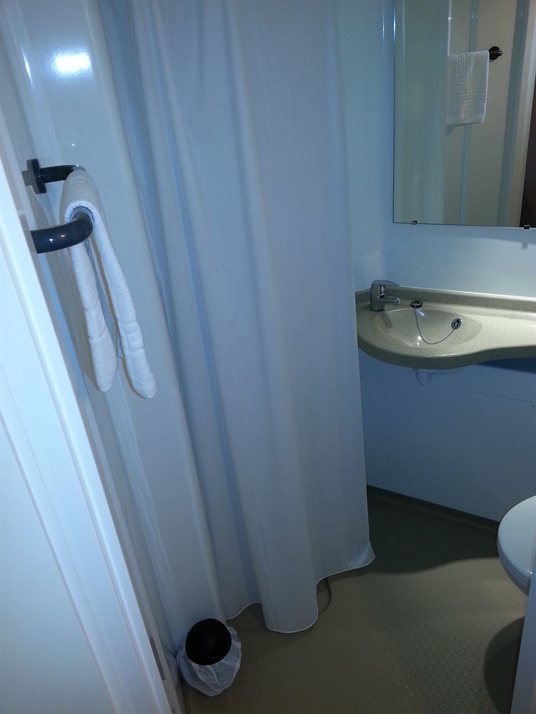 Auberge De Jeunesse Hi Bordeaux-Blanquefort - Ex Otellia Dış mekan fotoğraf