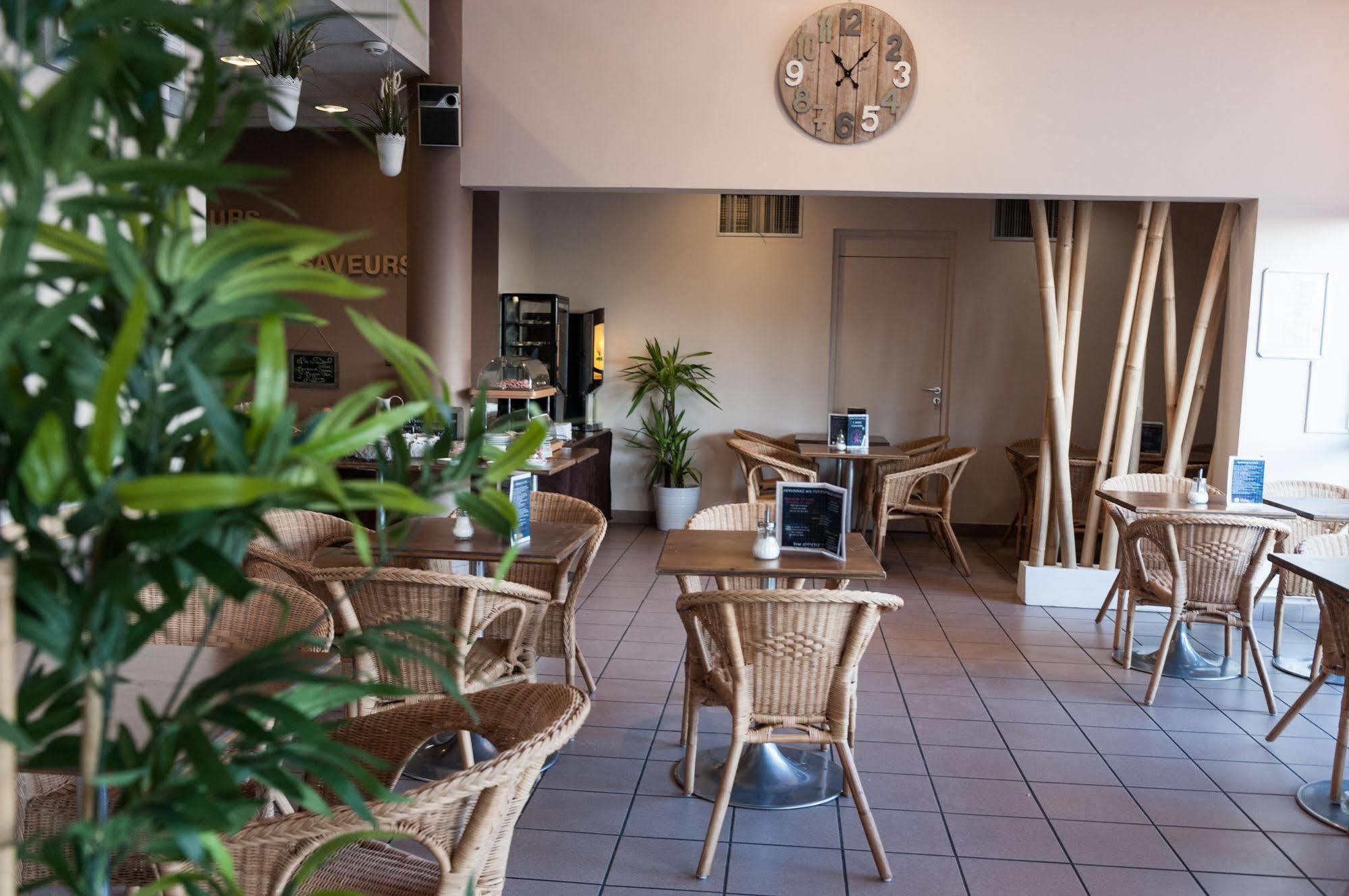 Auberge De Jeunesse Hi Bordeaux-Blanquefort - Ex Otellia Dış mekan fotoğraf