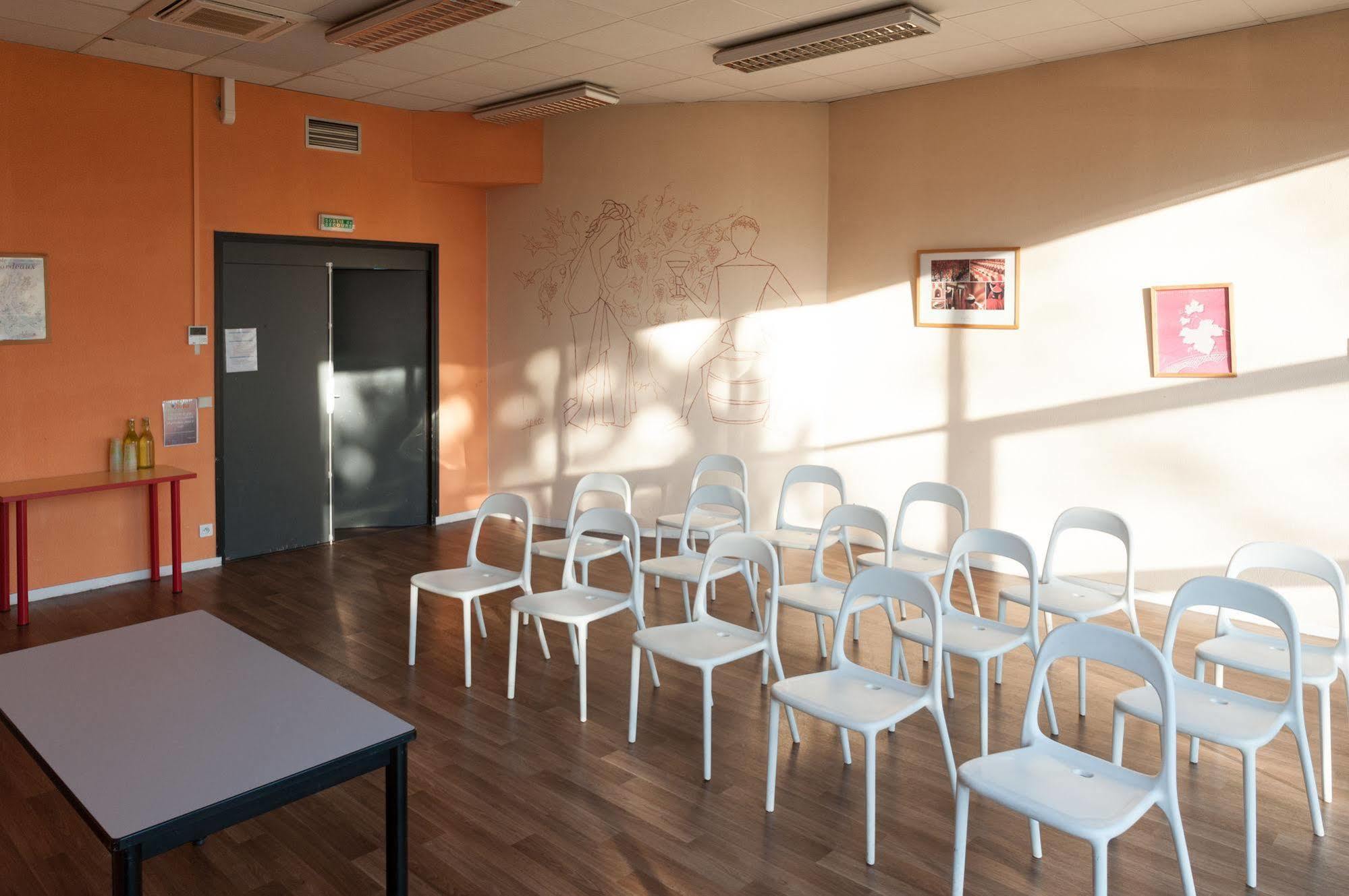 Auberge De Jeunesse Hi Bordeaux-Blanquefort - Ex Otellia Dış mekan fotoğraf